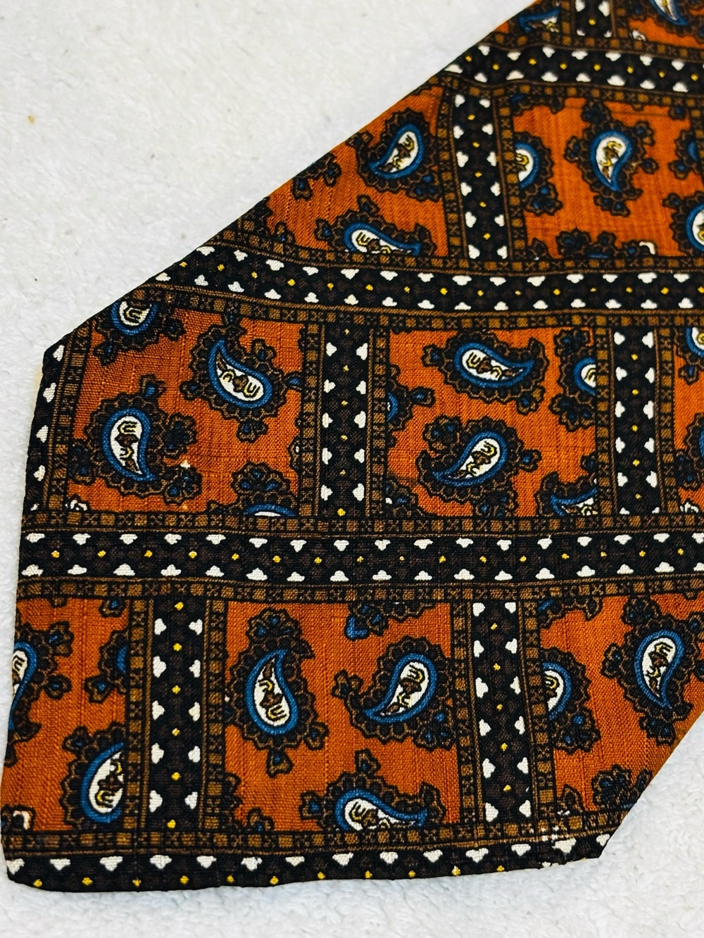 Brand New Vintage Tie By John Weitz / Burma